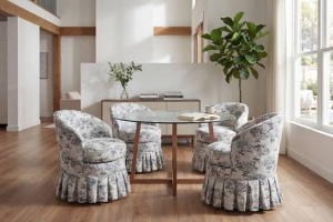 Chairs Work Best for Dining